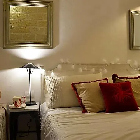 Konukevi Mare Old Town Center 4*