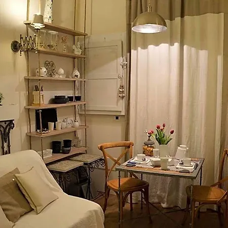 בית הארחה Mare Old Town Center 4*